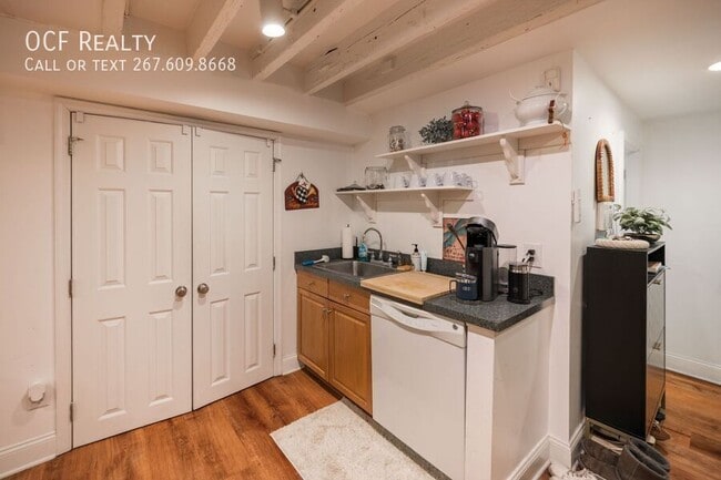 Building Photo - 1728 Spruce St