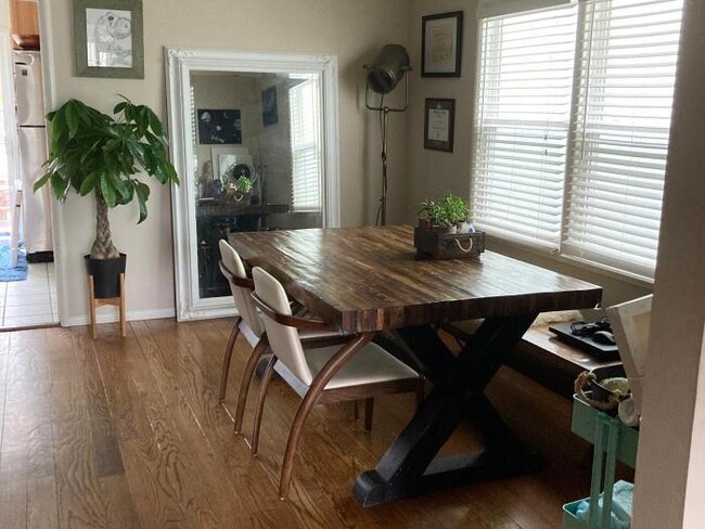 Building Photo - 2 bedroom in Daly City CA 94015