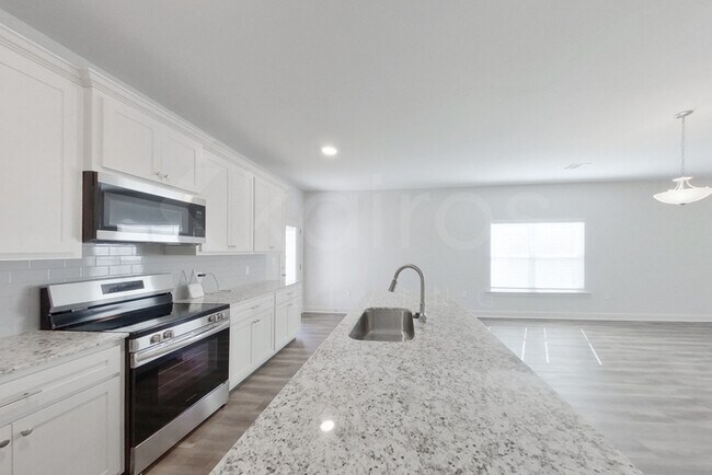 Foto del edificio - 17641 Carlisle Ave