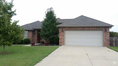 Building Photo - 603 SW Wallstone Rd