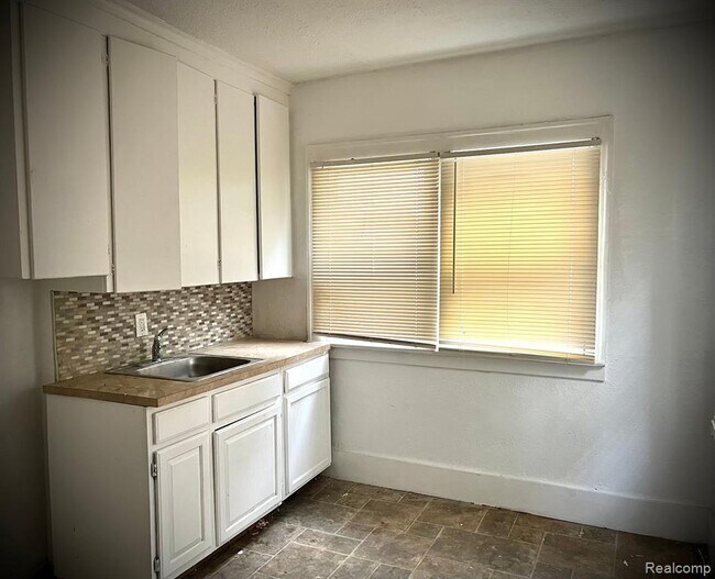 18542 Dale St, Detroit, MI 48219 House Rental in Detroit, MI