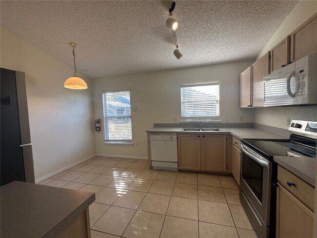 Foto del edificio - 17432 Woodcrest Way