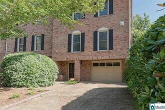 Building Photo - 2407 Richelieu Ln