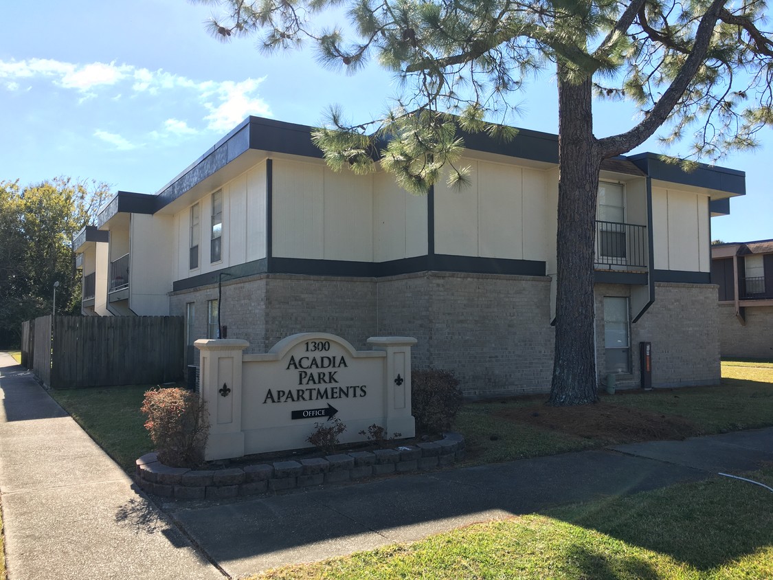 Primary Photo - Acadia Park Apartments