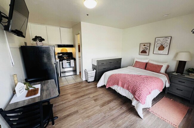 Foto del edificio - Lorene Lodge Apartments