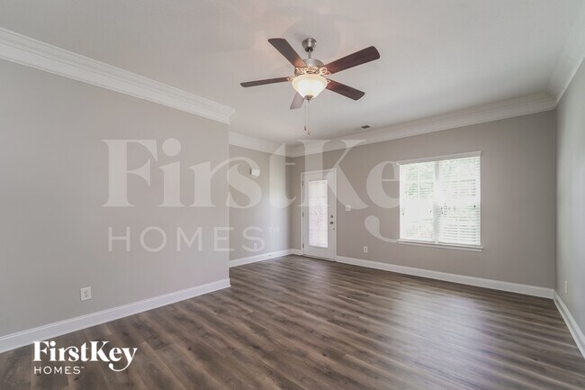 Building Photo - 2408 Kinmere Dr