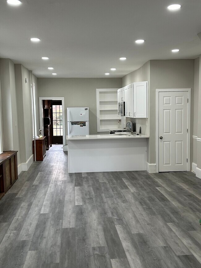 Foto del edificio - 7311 Lawndale Ave