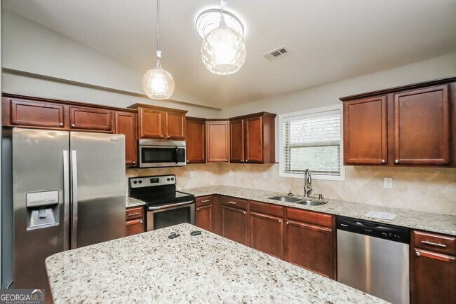 Building Photo - 449 Charleston Pl