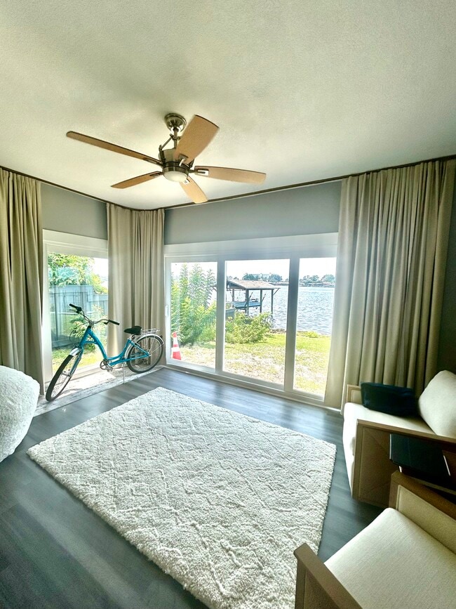 Foto del edificio - 6545 N Lagoon Dr