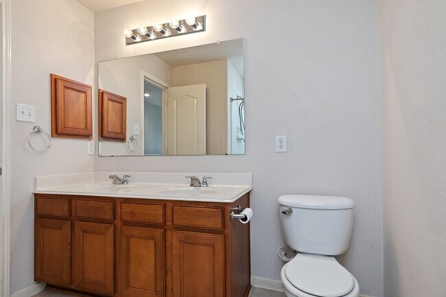 Building Photo - 602 Blue Oasis Ct