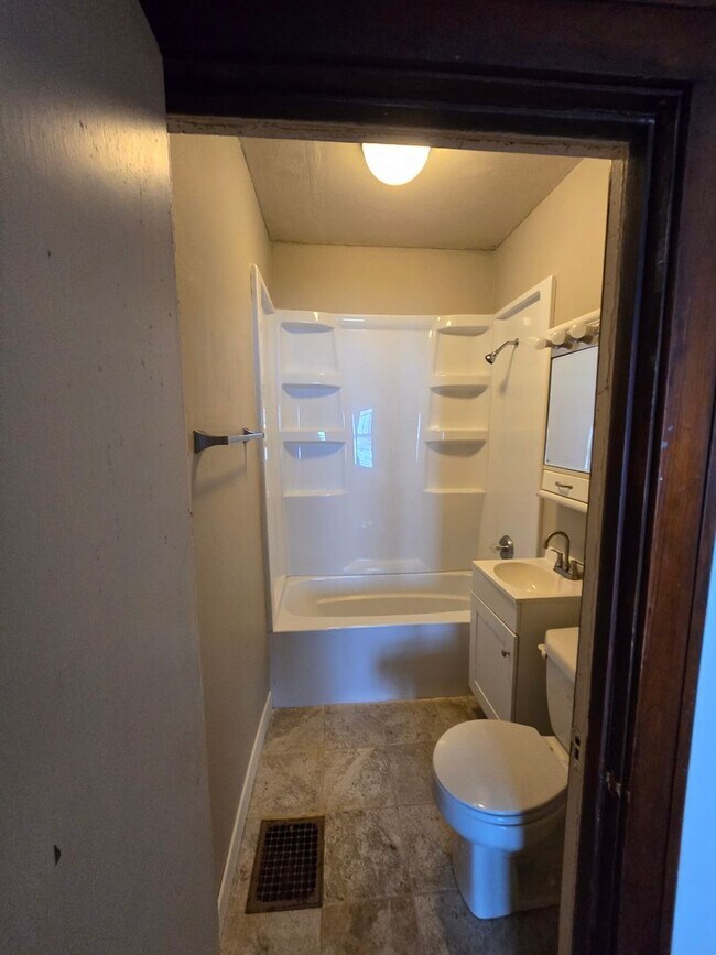 Foto del edificio - Nicely sized two bedroom home