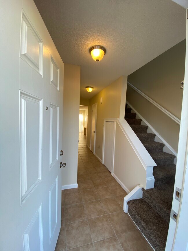 Building Photo - 5932 Shady Grove Cir