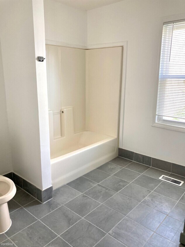 Primary Photo - 3 br, 1.5 bath House - 3348 John Daly St