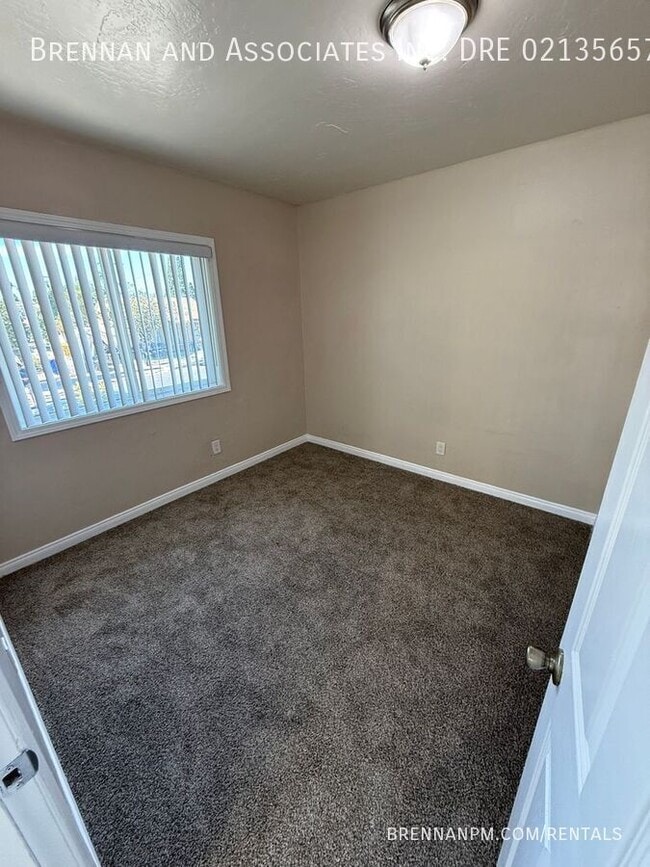 Building Photo - Newly Renovated 2-Bedroom Apartment in Pri...