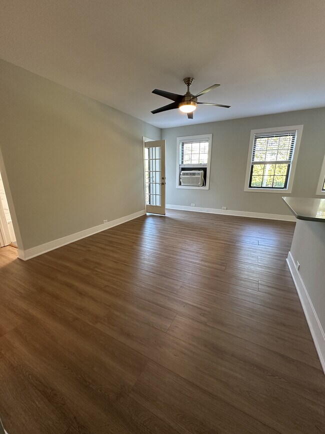 Foto del edificio - 730 Judson Ave