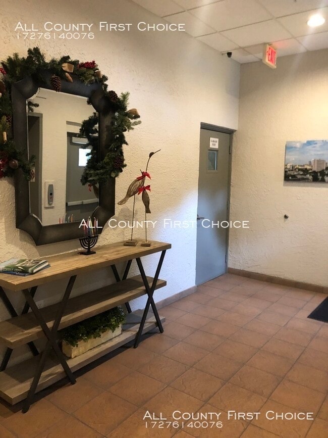 Building Photo - Downtown 2 bedroom with views