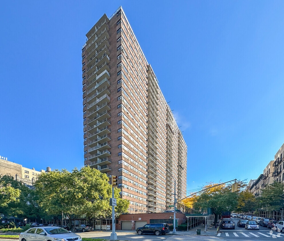 River View Towers Apartments in New York, NY