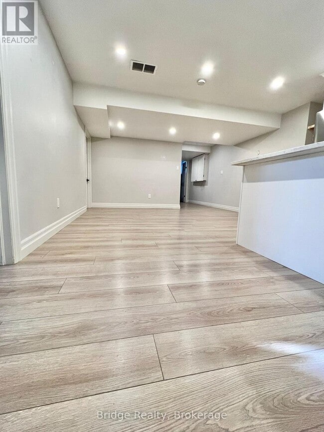 Photo du bâtiment - 169 Hemlock St