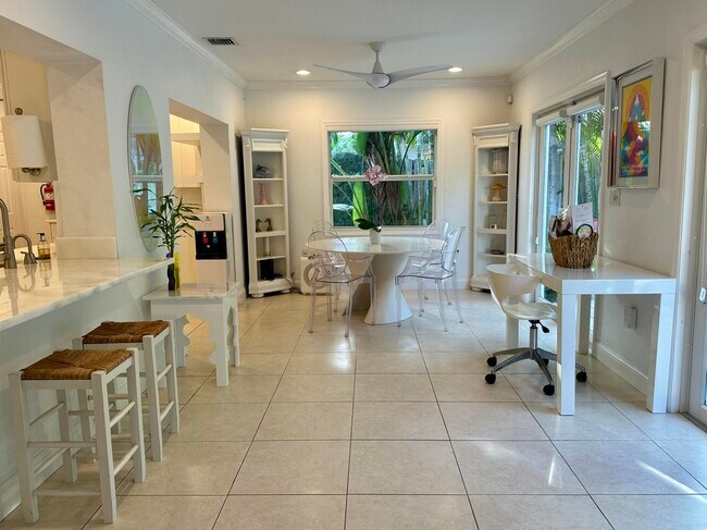 Foto del edificio - 801 NW 6th Dr