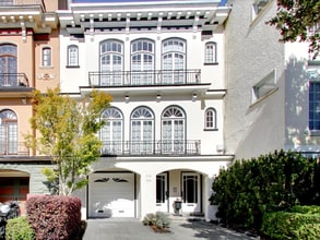 Building Photo - 719 14th Ave