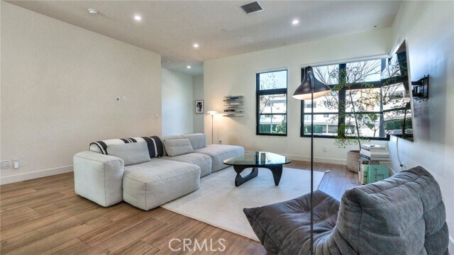 Foto del edificio - 822 S Plymouth Blvd