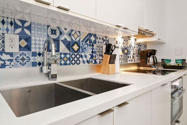 Foto del edificio - 250 Collins Ave