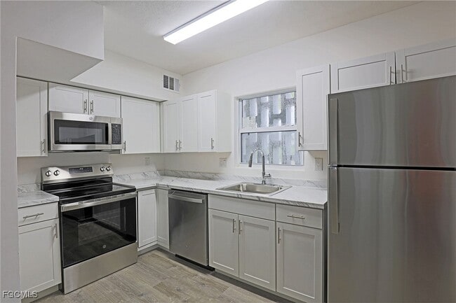 Building Photo - 2590 First St