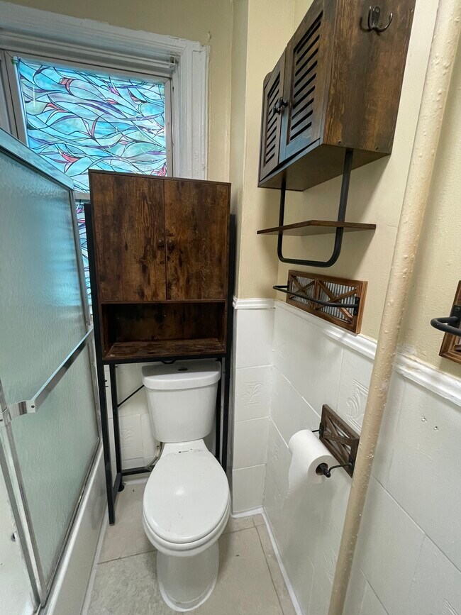 Bathroom - 187 N 18th St