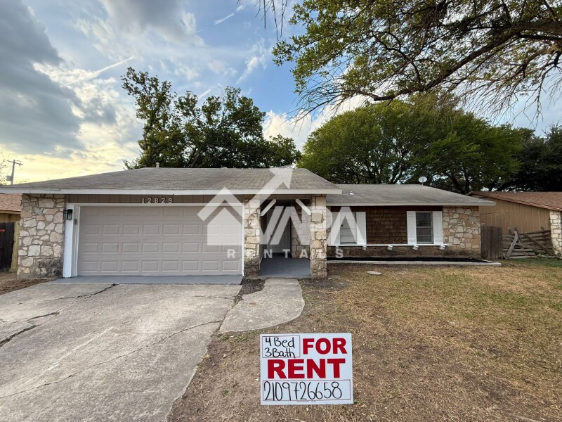 Foto principal - 12829 Independence Ave