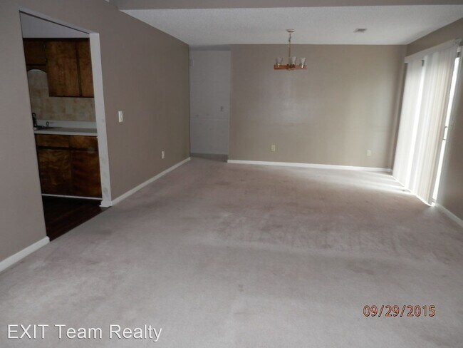 Building Photo - 3 br, 2 bath House - 625 Oak Street