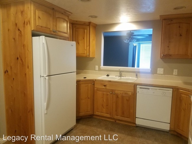 Building Photo - 2 br, 1.5 bath House - 595 Legacy Lane