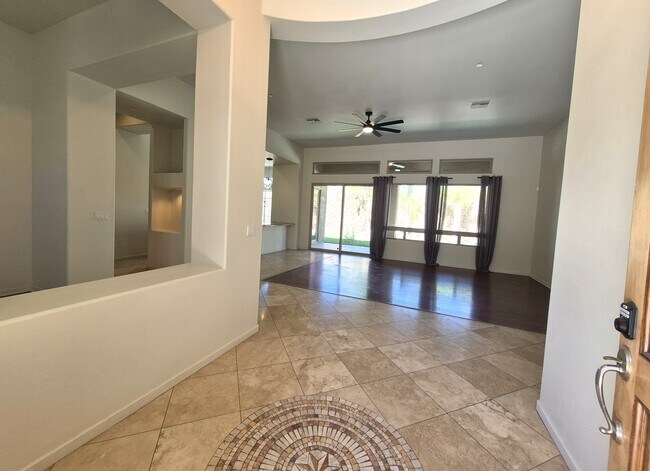 Foto del edificio - 12825 N Mystic View Pl