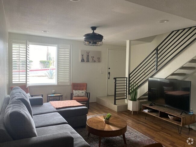 Building Photo - 2298 N Indian Canyon Dr