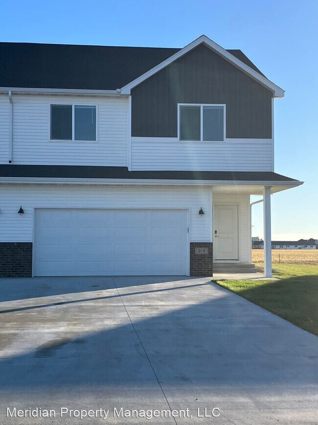 Building Photo - 3 br, 3 bath House - 819 5th St SE