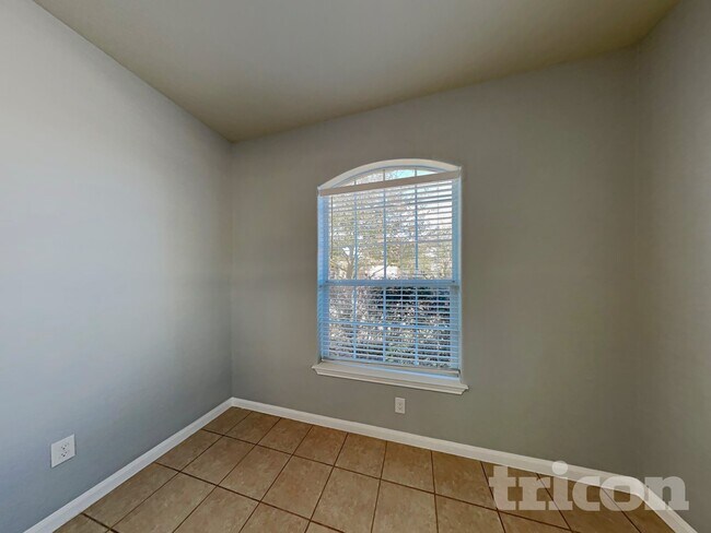 Foto del edificio - 417 Sapphire Ln