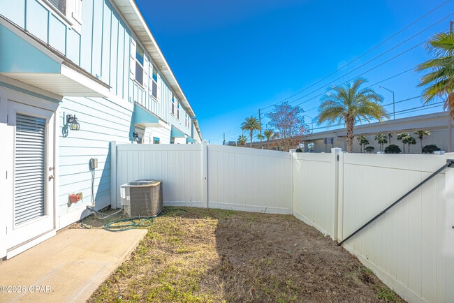 Building Photo - 7472 Shadow Lake Dr