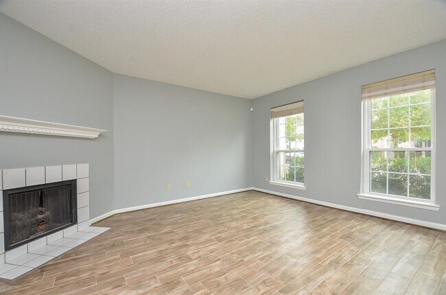Foto del edificio - 2808 Grants Lake Blvd