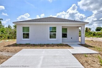 Building Photo - 1525 Chatsworth St