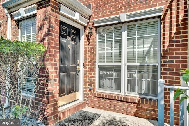 Building Photo - 307 Bollen Ct