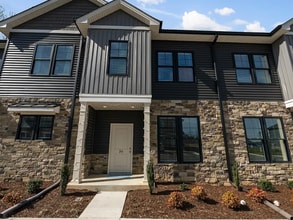 Building Photo - 36 English Commons Dr