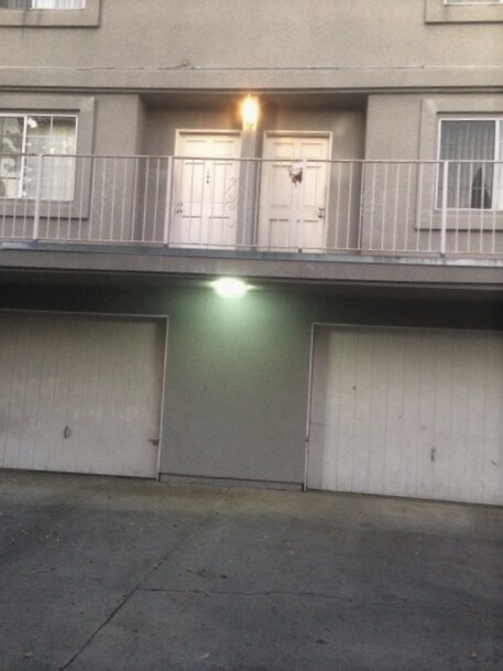 Foto del edificio - 17837 Sherman Way