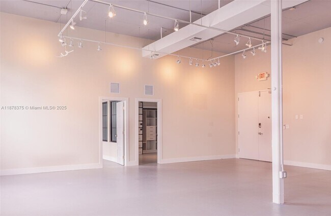 Foto del edificio - 250 NW 23rd St