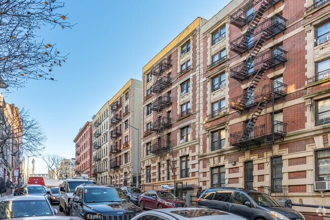 Building Photo - 508 W 139th St