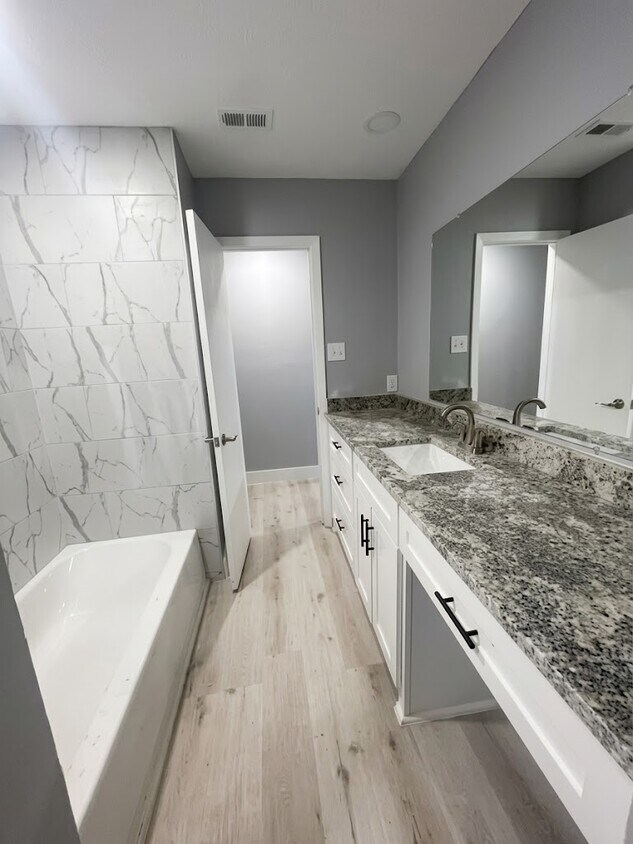 Foto del edificio - 671 Springhill Dr