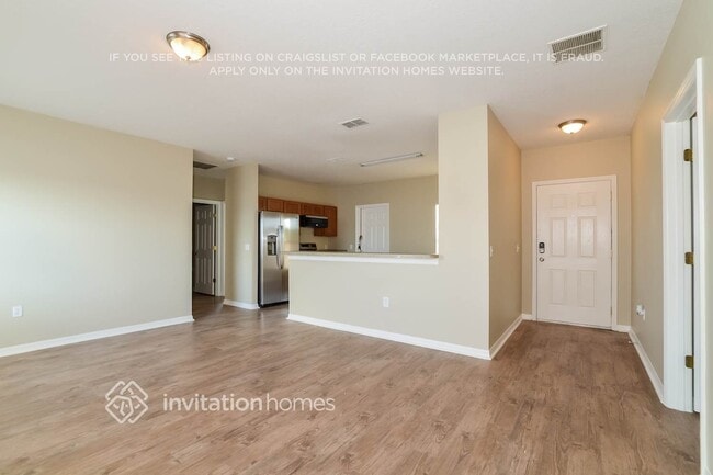 Building Photo - 910 Cumberland Dr