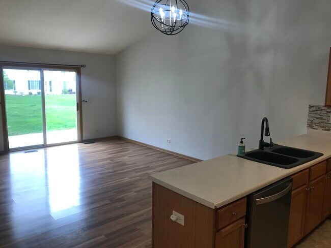 Building Photo - 1308 Jenna Dr