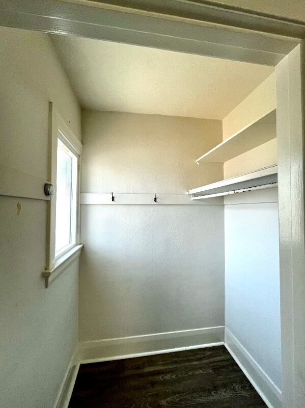 Foto del edificio - 855 1/2 W 43rd Pl