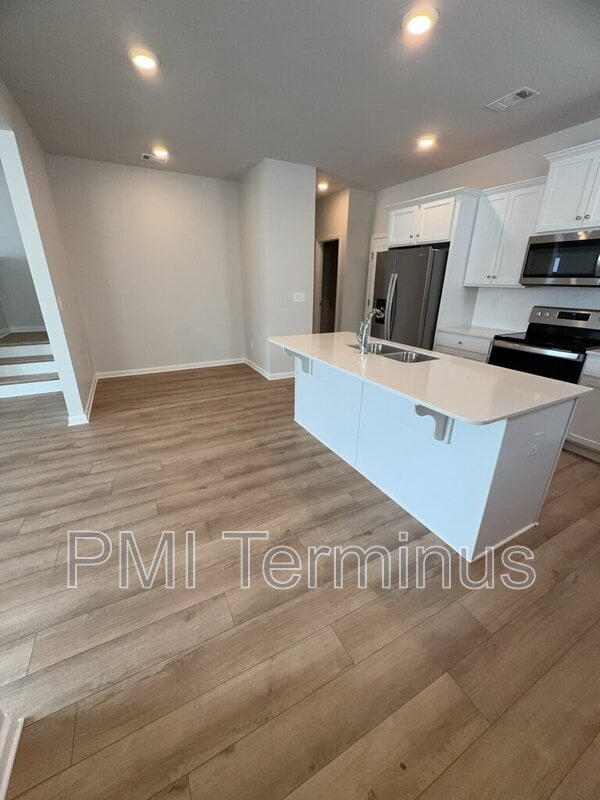 Foto del edificio - 4637 Blake Lp