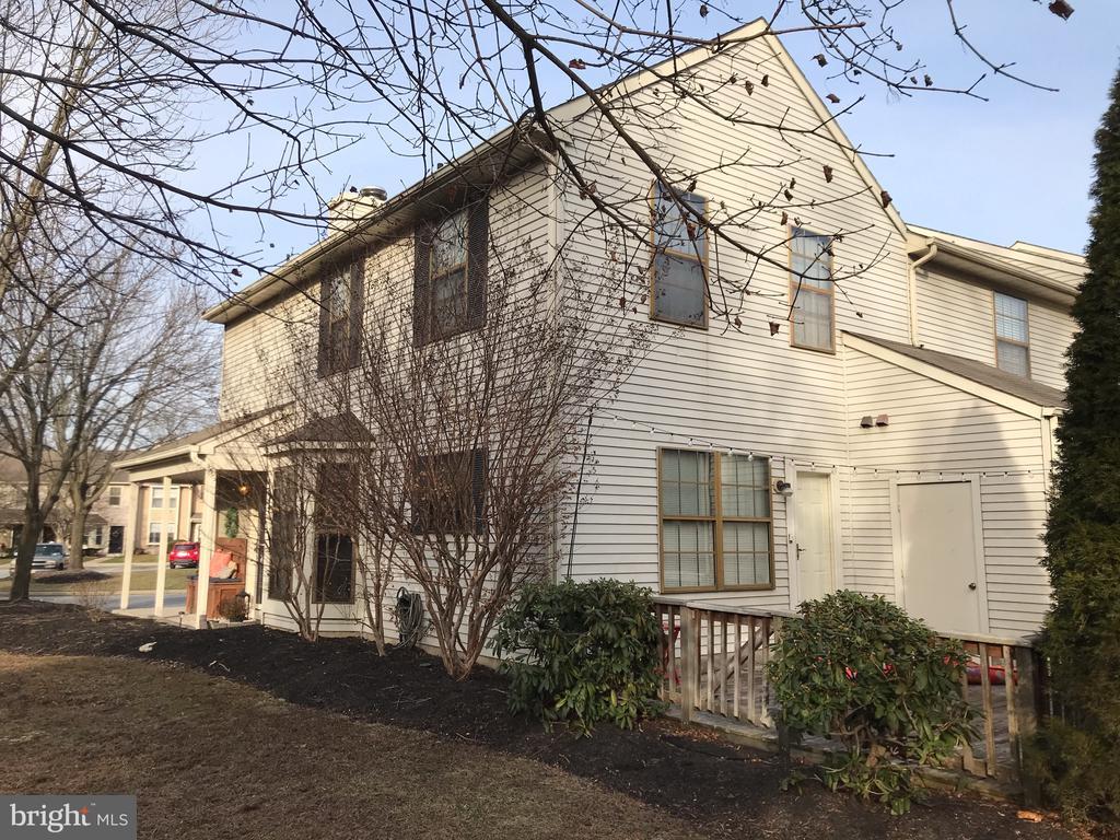 Building Photo - 633 Foxton Ct