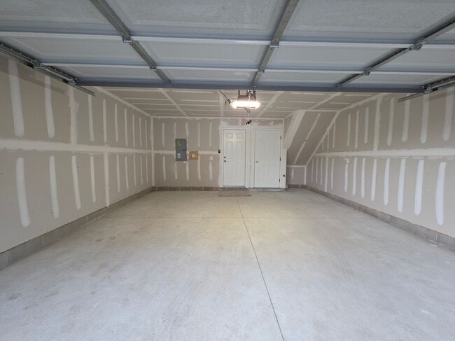 Building Photo - 3610 Trumbull